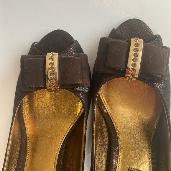 Nina NY women’s heels Size 9 Brown metallic fabric Bow/Gold w brown gems - Picture 11 of 11